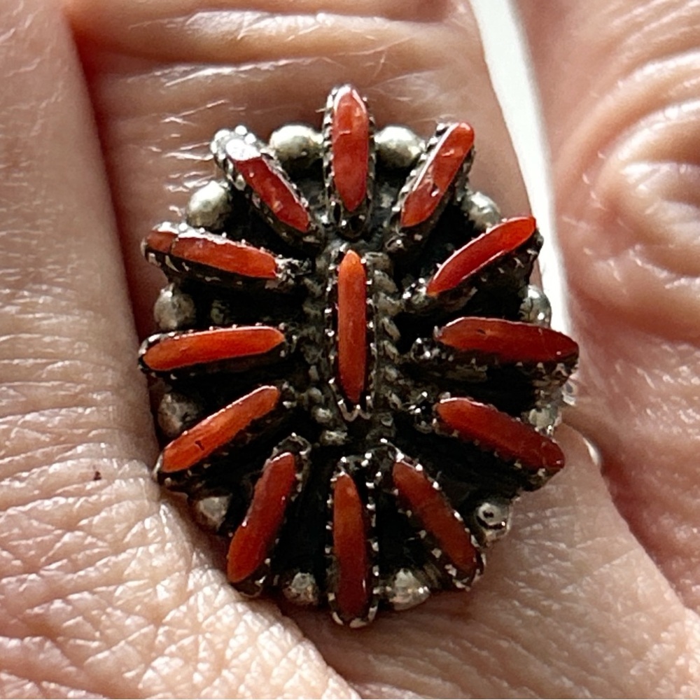 Vintage Southwestern Red Coral Needlepoint Cluster Sterling Silver Ring - Picture 6 of 11